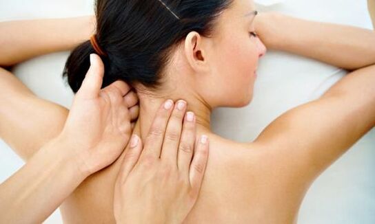 Massage vun der Gebärmutterkierper fir Osteochonds