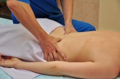 Massage an der Behandlung vu Lender Osteochendrosis
