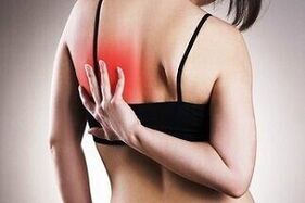 Péng ënnert der lénkser Schëllerblade vum Réck